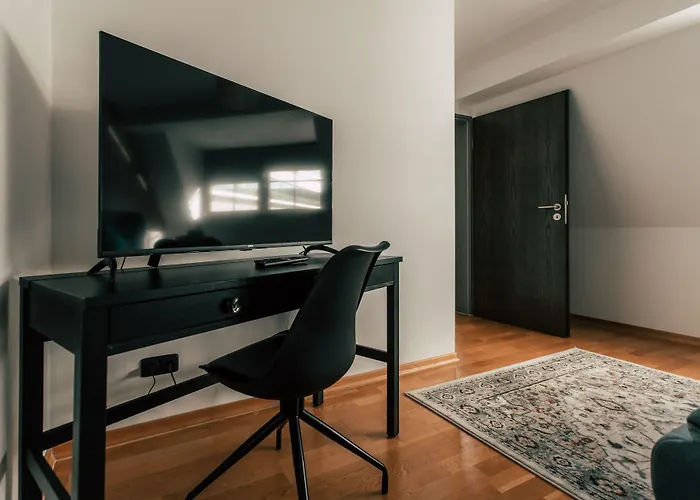 Luga Homes - Nikolaikirche *