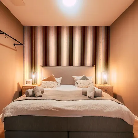 Luga Homes - Nikolaikirche * Leipzig