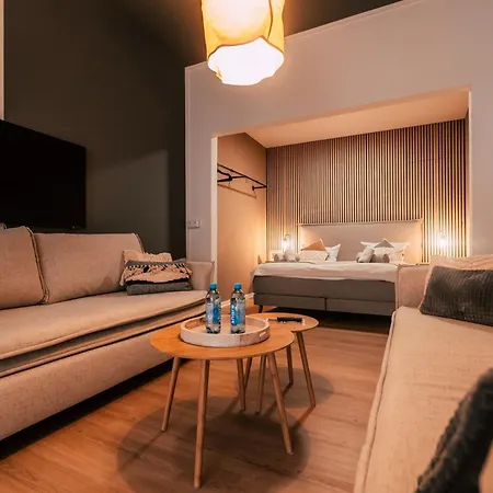 Luga Homes - Nikolaikirche * Leipzig