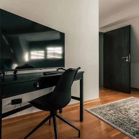 Luga Homes - Nikolaikirche *